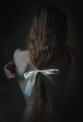 Fiocco bianco Fiocco bianco / Portrait photography by Photographer Cristiana Zamboni ★10 | STRKNG