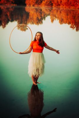 Hoopdance / Fine Art  Fotografie von Fotograf CaughtMoments | STRKNG