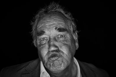 JePortrait / Black and White  photography by Photographer henrik schulze | STRKNG