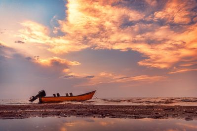 Rested Boat / Landscapes  Fotografie von Fotograf Aslan Vaezi ★1 | STRKNG