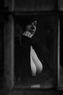 Schwarz-weiss  Fotografie von Model pctrsbea_arts ★4 | STRKNG