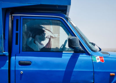 blue car / Street  Fotografie von Fotograf mojtaba gitinejad | STRKNG