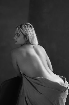 Niki / Nude  photography by Photographer Arash Aminzadeh | STRKNG