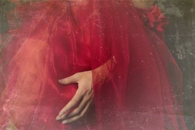 Elys in red 2 / Fine Art  Fotografie von Fotograf Pat.de.Lyon ★2 | STRKNG