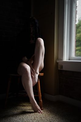Legs / Portrait  photography by Photographer Clint | STRKNG