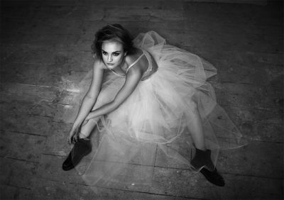 fallen ballerina / Fine Art  Fotografie von Fotografin Lampenfieberstudio ★3 | STRKNG