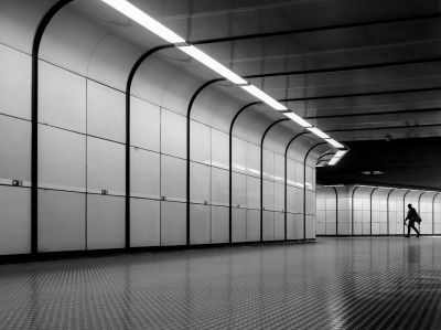 Heimweg / Street  Fotografie von Fotograf s. monreal | STRKNG