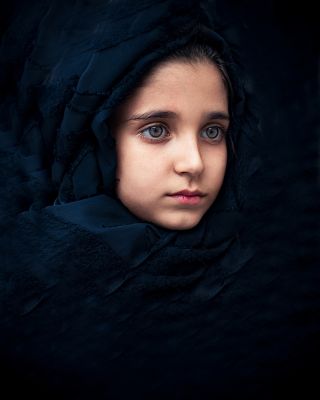 Light in the Darkness / Portrait  Fotografie von Fotograf Ehsan moradi | STRKNG