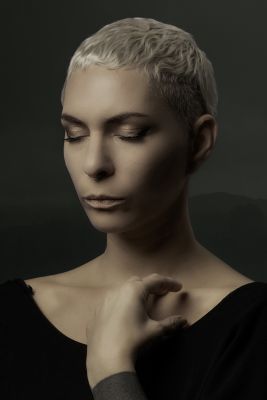 energy #1 / Portrait  photography by Photographer Bert Daenen | STRKNG