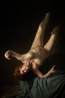 Envolée / 2025-07-27 Envolée / Nude photography by Photographer Entrevues | STRKNG