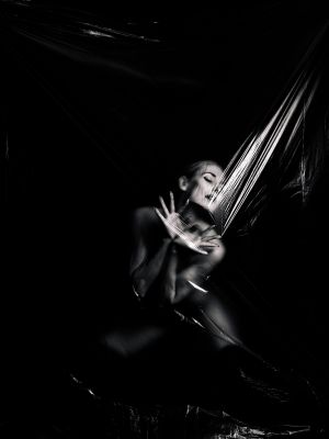 Trapped / Portrait  Fotografie von Fotograf davalPHOTO ★4 | STRKNG