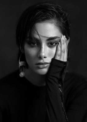Neda / Portrait  Fotografie von Fotografin samira hesami ★4 | STRKNG