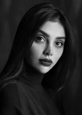 Fatmeh / Portrait  photography by Photographer samira hesami ★11 | STRKNG