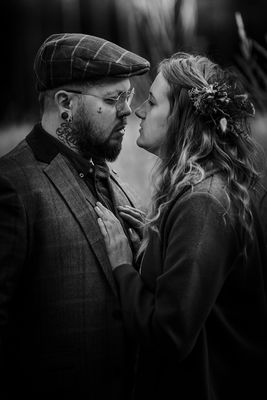 S u s a n &amp; J e s s e _ F l a m e. / Black and White  photography by Photographer Root Pictures | STRKNG