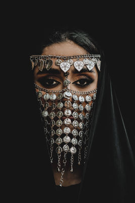 niloofar / Portrait  photography by Photographer Hamed farahpour | STRKNG