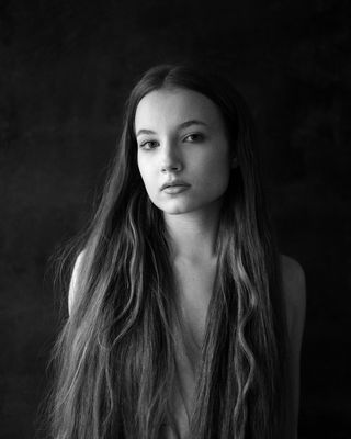 Beth / Portrait  photography by Photographer Thomas Rumprath ★2 | STRKNG