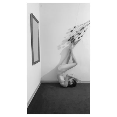 unbequem / Nude  photography by Model jomarini_5 ★1 | STRKNG