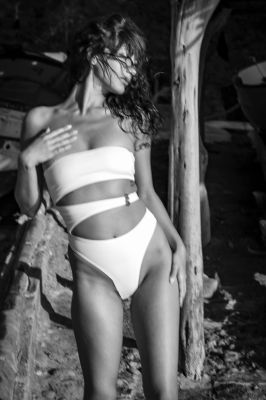 Ibiza / Schwarz-weiss  Fotografie von Model Aurora ★4 | STRKNG