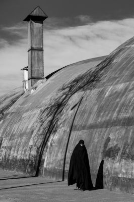 Single Muslim woman / Street  Fotografie von Fotograf Arvin | STRKNG