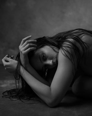 Kate / Portrait  photography by Photographer Christian Drost ★3 | STRKNG