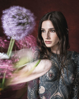 Spinning flowers / Nude  photography by Photographer Uwe Trenkner ★3 | STRKNG