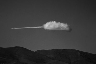 Airplane smoke / Fine Art  Fotografie von Fotograf FarbodBavehie | STRKNG