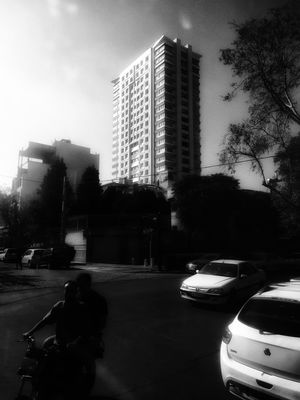 Tower / Schwarz-weiss  Fotografie von Fotograf Horos | STRKNG