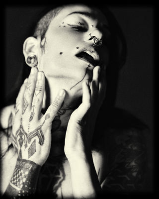 angustia / Portrait  photography by Photographer Jesus Diaz ★2 | STRKNG