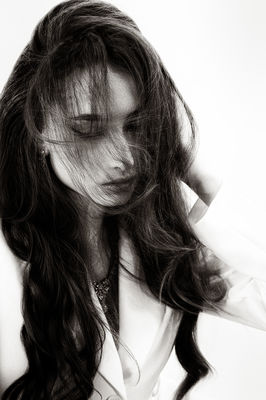 Julia / Portrait  photography by Photographer Jesus Diaz ★2 | STRKNG