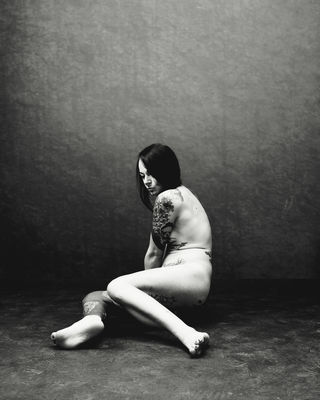 en el suelo / Nude  photography by Photographer Jesus Diaz ★3 | STRKNG