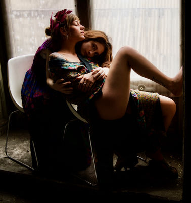 Isabella and Evelina / Fine Art  photography by Photographer Laura Daddabbo ★8 | STRKNG