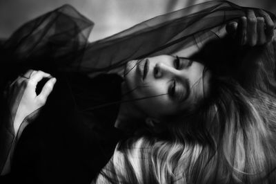 Isabelle en noir et blanc / Fine Art  Fotografie von Fotografin Laura Daddabbo ★8 | STRKNG