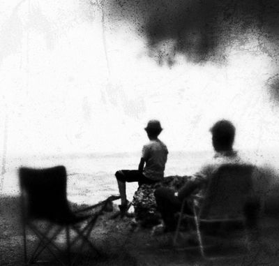 Shared Solitude / Schwarz-weiss  Fotografie von Fotograf Ahmad Loukili | STRKNG