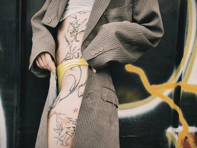 Yellow lines / Portrait  Fotografie von Fotograf Daniél Svidersky ★2 | STRKNG