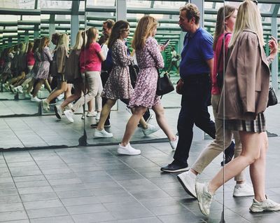 Infinite crowd / Street  Fotografie von Fotograf Dmitrii Solodukhin ★1 | STRKNG