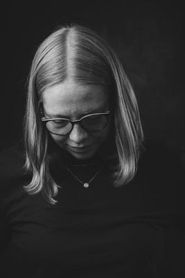 Jana Jana / Portrait Fotografie von Fotograf lionaise | STRKNG