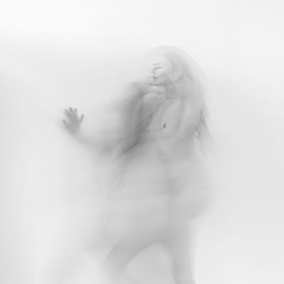 Ghost Nude / Fine Art  Fotografie von Fotograf Artsy AF Photography ★3 | STRKNG