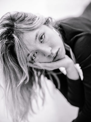 Serena / Portrait  photography by Photographer Til Jentzsch | STRKNG