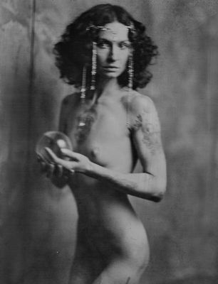 Crystal ball / Nude  photography by Model Alena Swampy ★4 | STRKNG