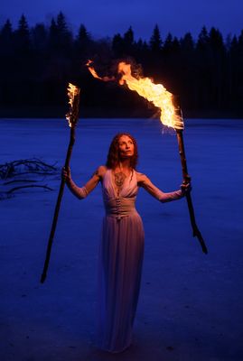 Cult of fire / Fine Art  Fotografie von Model Alena Swampy | STRKNG