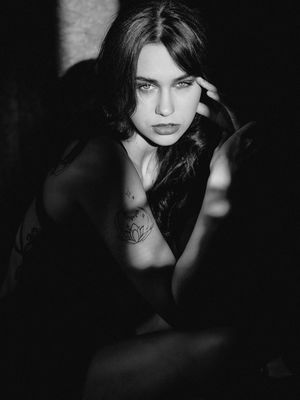 Antonia / Portrait  photography by Photographer Studio Alacran ★1 | STRKNG