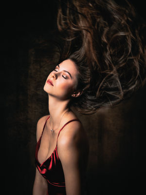 Stephi / Portrait  photography by Photographer Studio Alacran ★1 | STRKNG