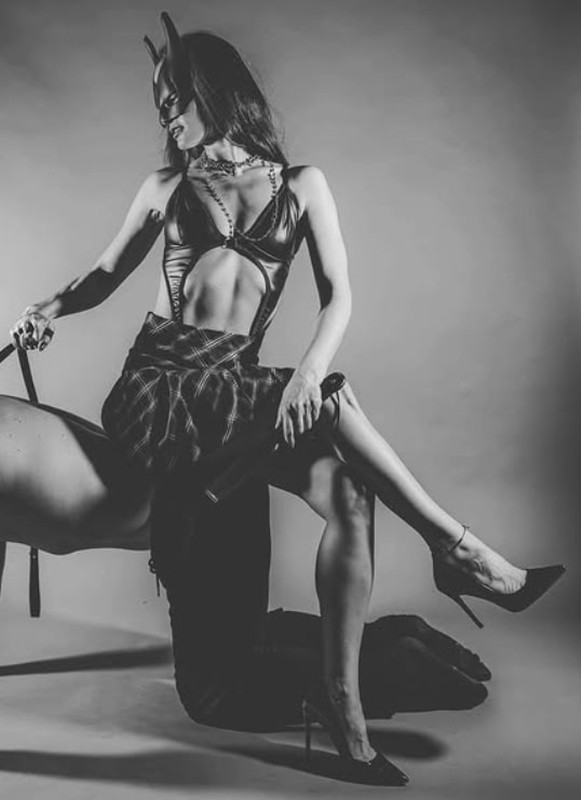 Artemis Dominatrix - &copy; Artemisia Absinthium | Black and White