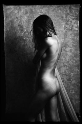 Maria - 13x18cm x-ray film reversal processed with Caffenol and Peroxyacetic Solution. / 2022-03-18 Maria - 13x18cm x-ray film reversal processed with Caffenol and Peroxyacetic Solution. / Nude Fotografie von Fotograf J Saidler ★1 | STRKNG