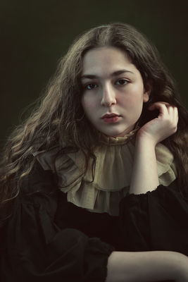 Portrait  photography by Photographer Niloofar Almasiyeh | STRKNG