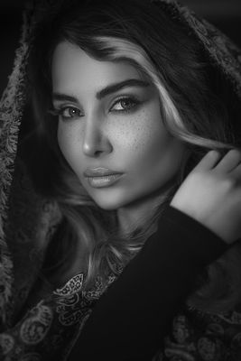 elnaz / Black and White  photography by Photographer Hamed heydari | STRKNG