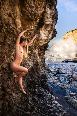Shelter / 2024-12-15 Shelter / Fine Art Fotografie von Fotograf Portrait of Adventure | STRKNG